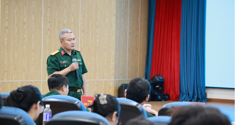 /UploadStore/admin/261007 bai doi thoai dan chu/a4.png